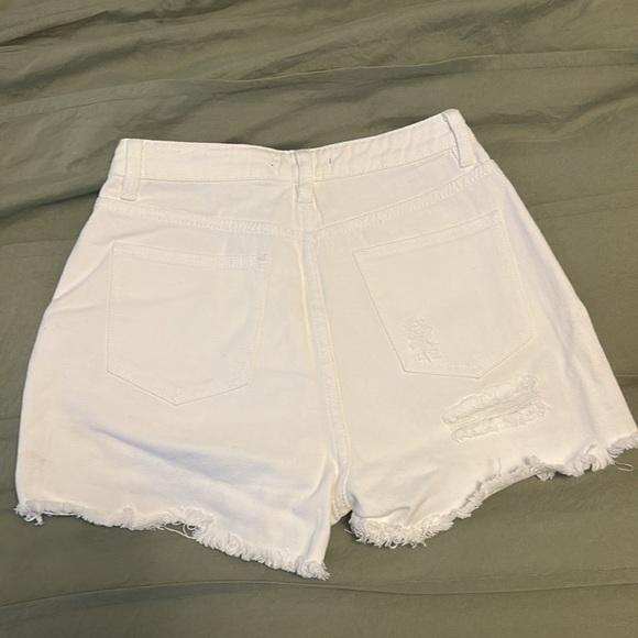 Missguided White High Waisted Shorts - Picture 2 of 2